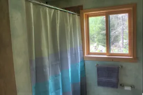 Four Season Retreat ** Moderne und abgeschiedene White Iron Lakeshore Cabin ** 5 Acres ** - Image 4