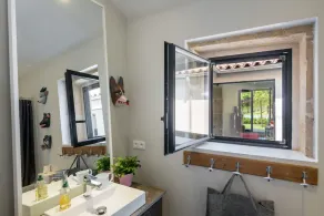 Le Pressoir - Newly refurbished house with contemporary decoration - Image 5