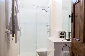 Highbury Apartments - Image 2