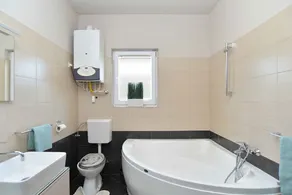 Holiday apartment with sea view and air conditioning - Image 2