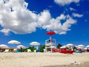 Casa Iorana A: A welcoming two-story townhouse located right on the beach, with Free WI-FI. - Image 4
