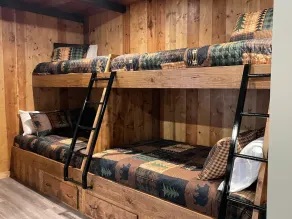 The Lodge - Image 4