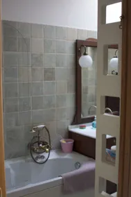And airy apartment in the historic center -Wi Fi- Air Conditioning - Image 2