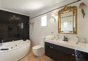 Villa Néo-provençale Avec Piscine aux Portes de Cannes - Image 3