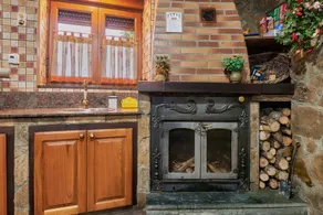 Casa Rural Abuelo Jose in El Bierzo – Private Pool, Mountain Views & Skiing - Image 2