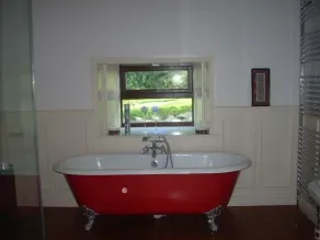 Cottage privé et isolé sur 4 acres au bord d'une rivière - Image 3