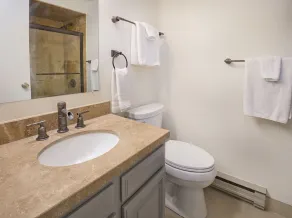 Spacieux appartement en copropriété adapté aux familles avec piscine privée et terrasse - Image 4