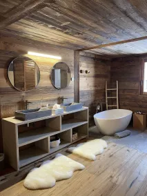 Exceptional farmhouse in Combloux, on the Megève ski area, cable car 2 minutes away. - Image 2