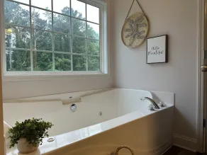 Peaceful House - 4 BR, Large Patio - Image 3