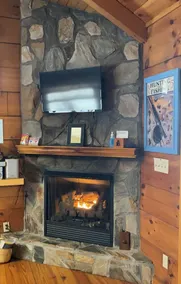 Time to Unwine-Waterfront Cabin w/Hot Tub! Pet Friendly! Blue Ridge Parkway - Image 2