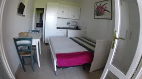Studio dans une résidence avec piscine. Position panoramique avec vue sur la mer - Image 5