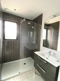 Villa 90 m2 con piscina privata e giardino recintato 5 min spiaggia e 20 min montagna - Image 4