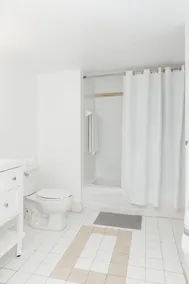 Gorgeous 2BR @ the Heart of Brickell, Free Parking - Image 4
