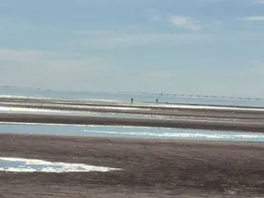 Linda cabaña con vista al agua.  Pasos a una playa de arena roja en la costa sur. - Image 3