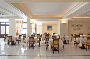 Grand Beach Hotel - Image 4