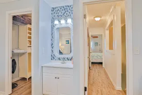 Modern oceanfront condo with two pools & private washer/dryer - Image 5