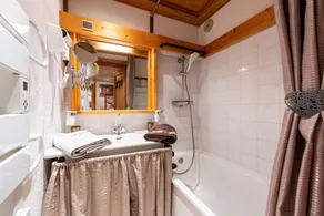 Appartement \"Le Châtelard\" avec vue sur les montagnes, terrasse privée et Wi-Fi - Image 2