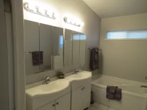 Large Home 3/3 plus Bonus Rm, 14' Pool & Jacuzzi, close to Downtown Joshua Tree - Image 5