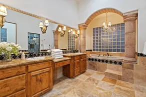 Private 5 Bedroom Resort with Pool Backing Mountain Preserve - Image 2