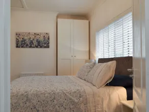 1 bedroom accommodation in Hawley - Image 3