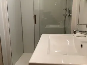 Flat in a building in the middle of the town - Image 4