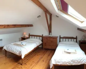 Beautiful old cottage, with a  rear terrace giving stunning panoramic views.  - Image 4