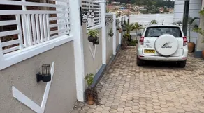 Nicely furnished 3 bedroom apartment with garden - Image 5