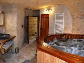 Maison troglodyte de charme avec salle de jeux et spa à Vouvray - Image 5