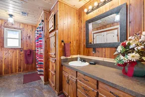 Game Room with pool table and ping pong, hot tub, less than a mile from lake - Image 3