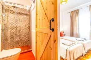Villa Gravisi by Villa Plus - Image 3