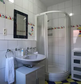 Sistak Holiday Home with private parking - Image 3