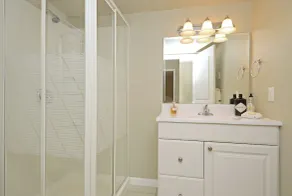 A quiet, private suite overlooking a quaint lake - Image 3