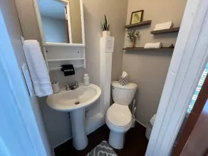 A Very Unique Quirky and Comfortable Home - Image 5