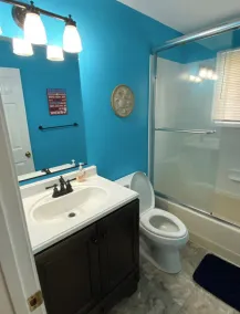 Walk to Beach and Restaurants! 8BR and 3BA. Pets welcome. Sleeps 16. Incredible! - Image 5