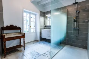 House in listed village with garden and jacuzzi - Image 2