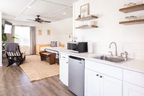 Quaint Carriage House - Minutes from Senoia and Trilith Studios. - Image 4