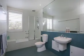 Seaview Retreat - large house with beautiful bay views - Image 2