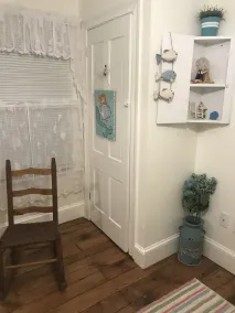 Fully Rennovated Beach Themed Apt Rental in Victorian Property - Image 3