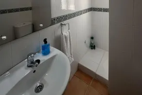 Casa Bueno- Sleeps 7 Private Pool & AirCon - Image 4