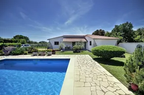 Apartment with pool, air conditioning, WLAN, barbecue - Image 4