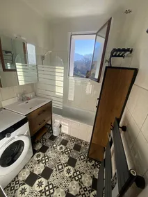 Charmant appartement au cœur du village, avec magnifique vue sur les montagnes - Image 2