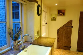 Charming, secluded, characterful cottage in the heart of Lechlade - Image 4