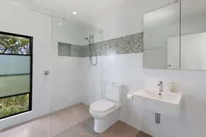 Architect designed luxury with views and walking distance to beach. - Image 5