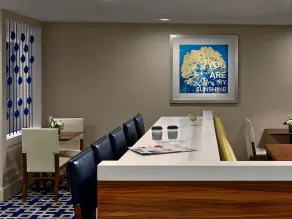 Best Place to Stay in Westlake! Free Parking - Image 5