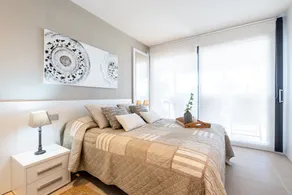 Luxury Beachfront Apartment - Image 5