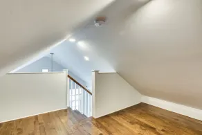 Old Town Chicago at it's finest! Pet Friendly & Recently Renovated Top-Floor Condo Has Everything Yo - Image 2