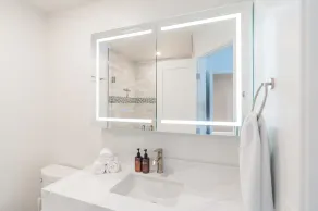 Cozy Pet Friendly 3 Bedroom - Image 2