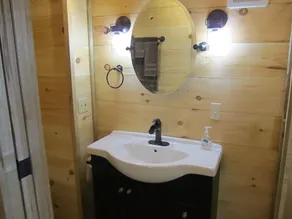BIG TIMBER RIVER CABINS \"The Eagle's Nest\" - Image 3