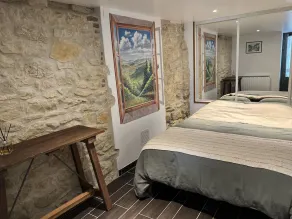 Typical house with dovecote, swimming pool, summer kitchen, close to vineyards - Image 4