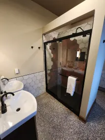 The Lodge Luxury Suites - Image 4